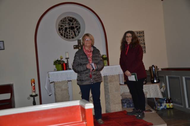 17. Türchen des "Lebendigen Adventskalenders" in der St. Johanniskapelle in Fölziehausen