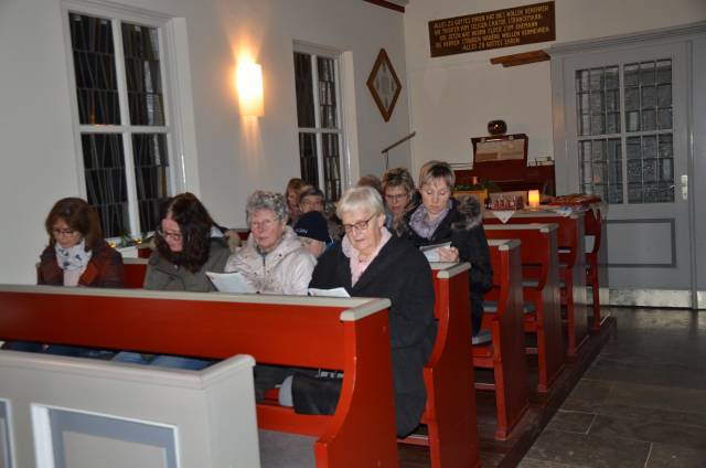 17. Türchen des "Lebendigen Adventskalenders" in der St. Johanniskapelle in Fölziehausen