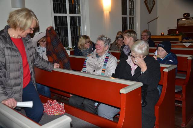 17. Türchen des "Lebendigen Adventskalenders" in der St. Johanniskapelle in Fölziehausen