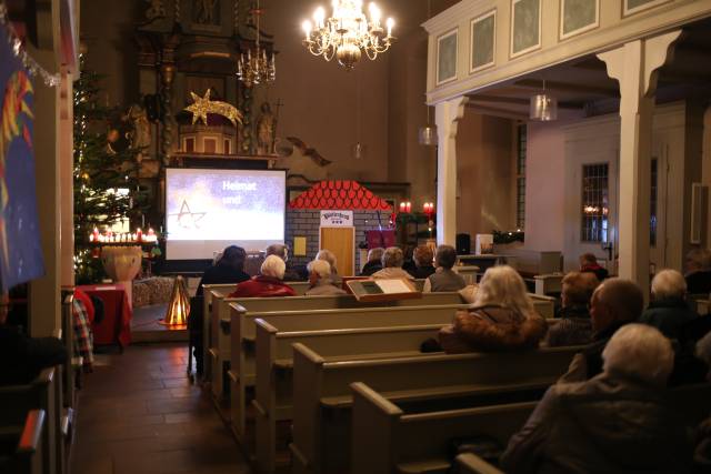 22. Türchen des "Lebendigen Adventskalenders" bei Wort und Gesang in der Katharinenkirche in Duingen