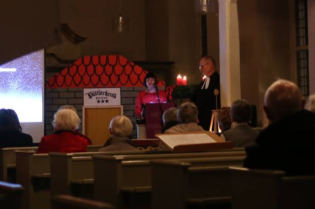 22. Türchen des "Lebendigen Adventskalenders" bei Wort und Gesang in der Katharinenkirche in Duingen