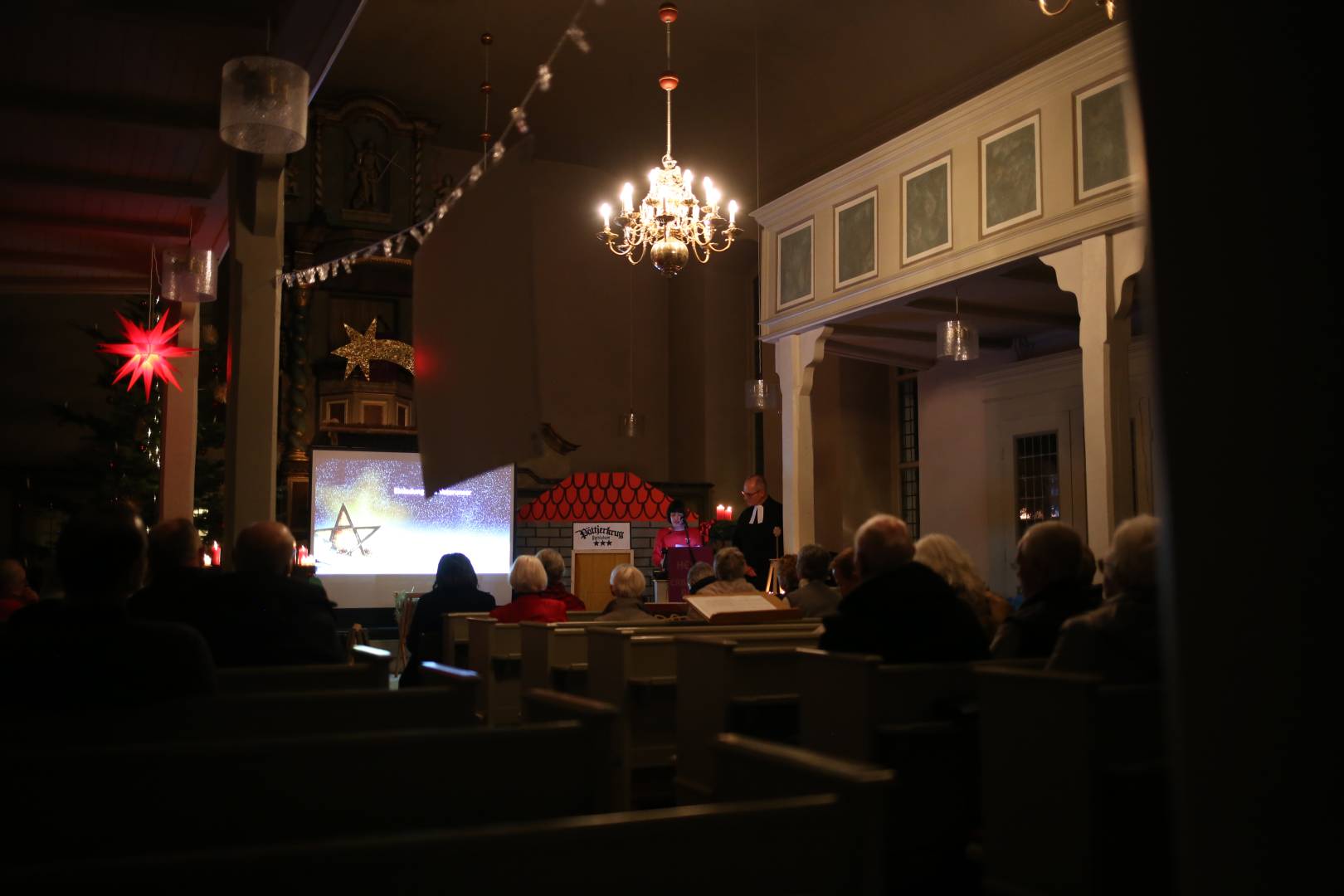 22. Türchen des "Lebendigen Adventskalenders" bei Wort und Gesang in der Katharinenkirche in Duingen