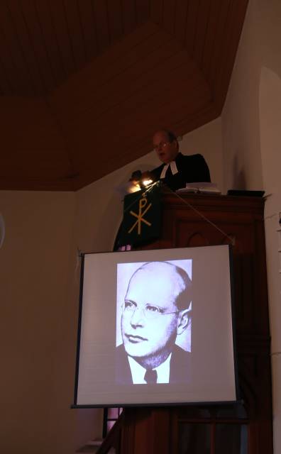 Winterkirche in Weenzen unter dem Thema "Dietrich Bonhoeffer"