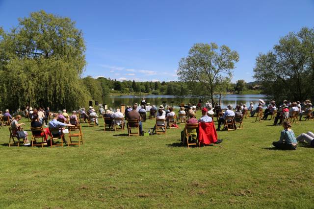 Freiluftgottesdienst am Humboldtsee mit der Verabschiedung von Pastor Podszus