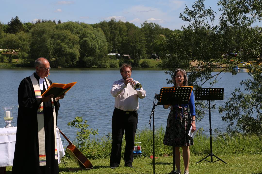 Freiluftgottesdienst am Humboldtsee mit der Verabschiedung von Pastor Podszus