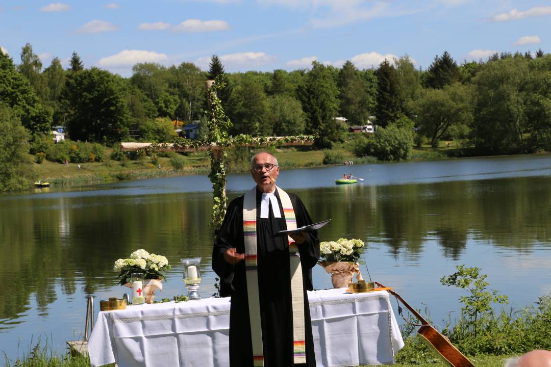 Freiluftgottesdienst am Humboldtsee mit der Verabschiedung von Pastor Podszus