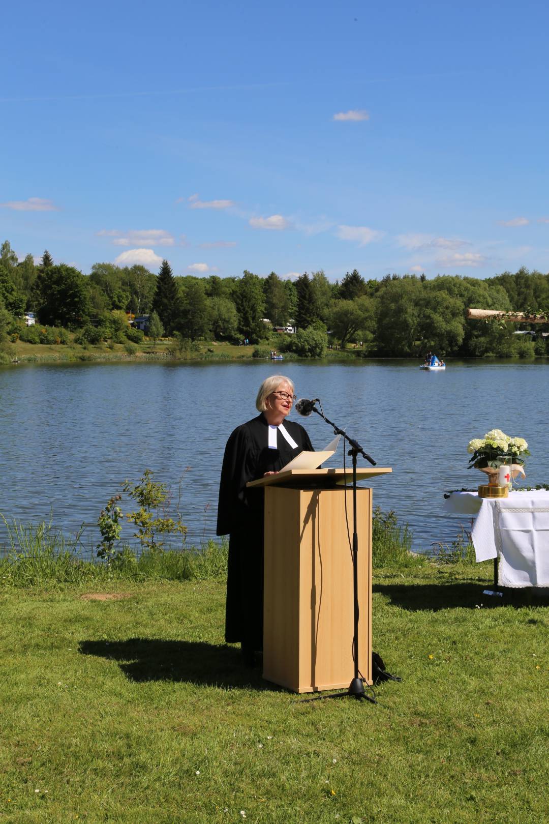 Freiluftgottesdienst am Humboldtsee mit der Verabschiedung von Pastor Podszus