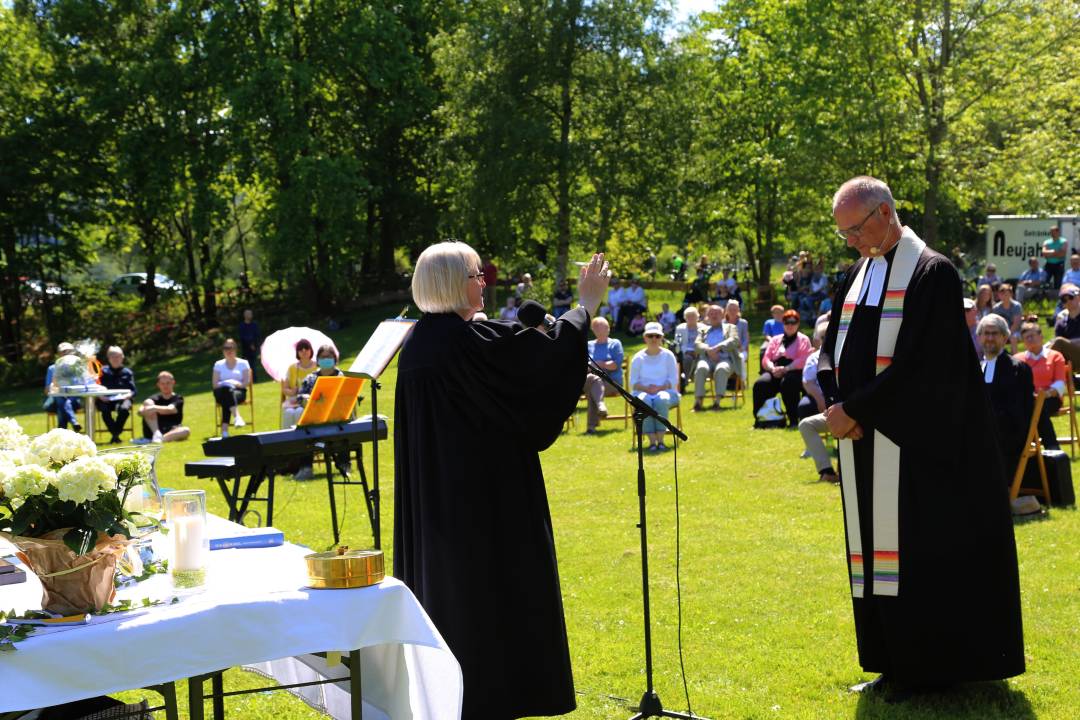 Freiluftgottesdienst am Humboldtsee mit der Verabschiedung von Pastor Podszus