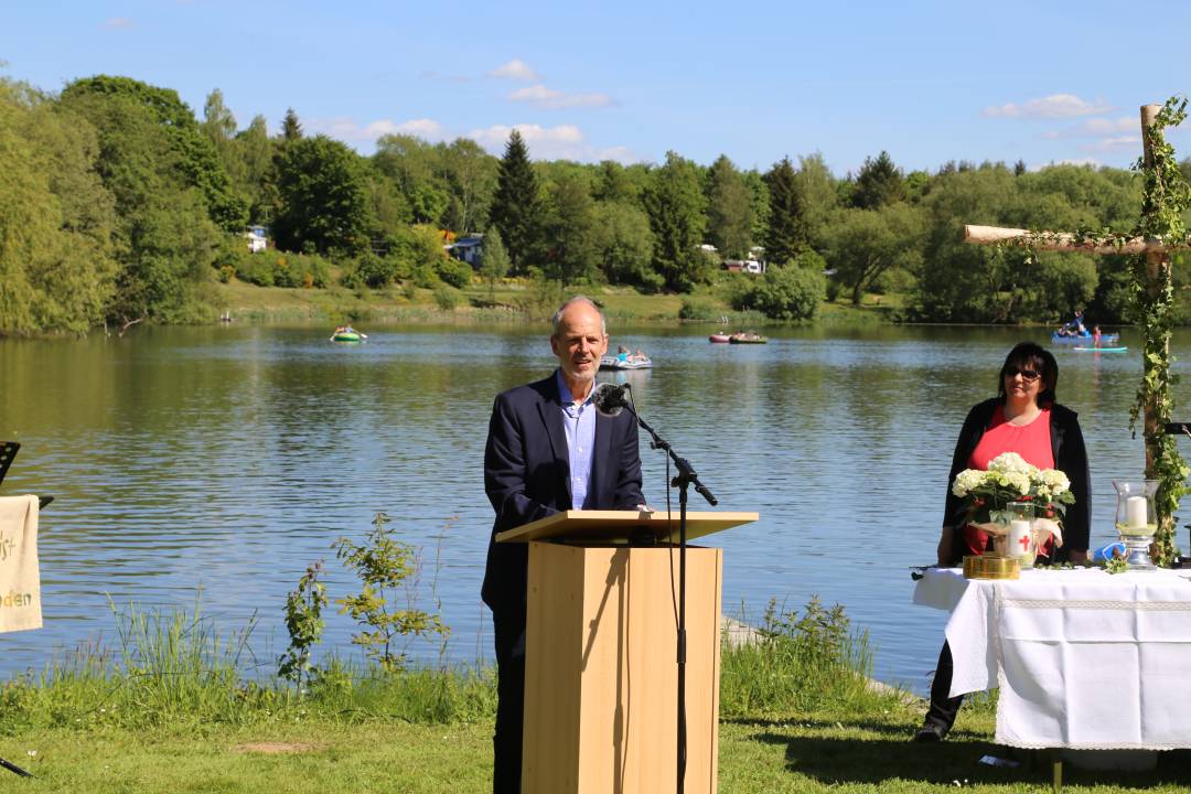 Freiluftgottesdienst am Humboldtsee mit der Verabschiedung von Pastor Podszus