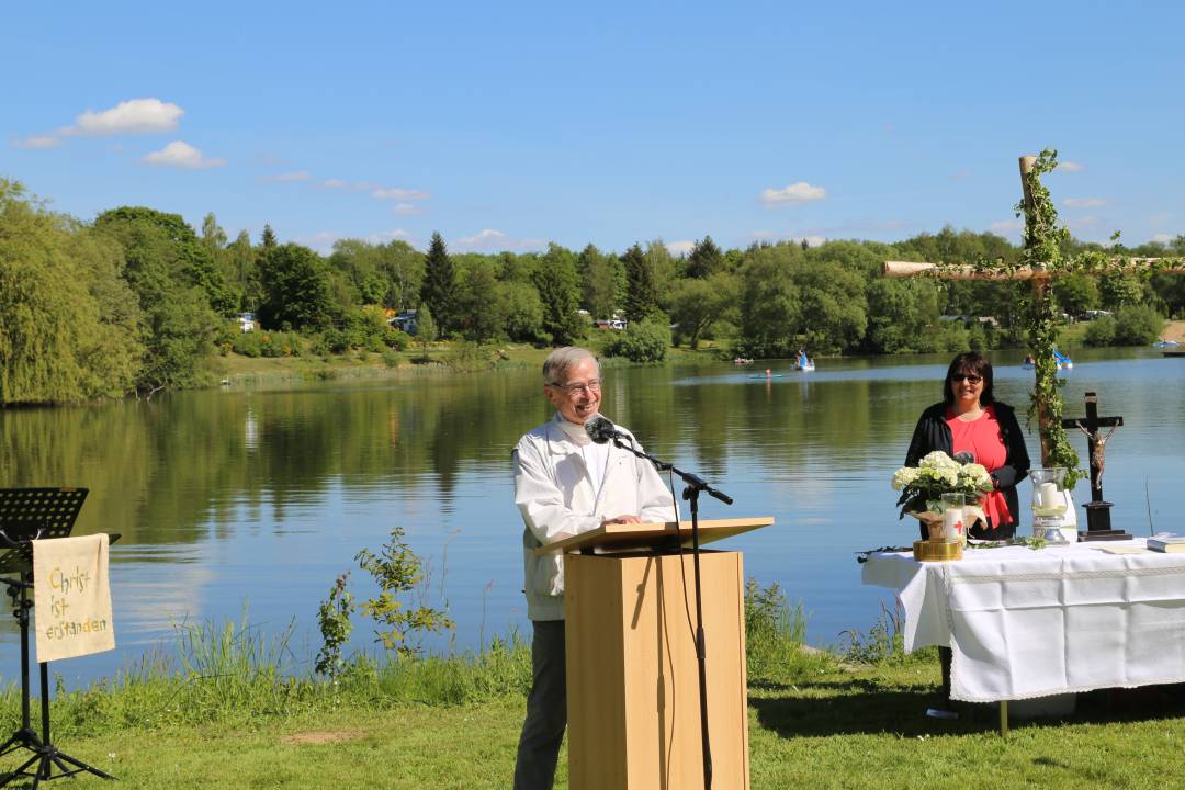 Freiluftgottesdienst am Humboldtsee mit der Verabschiedung von Pastor Podszus