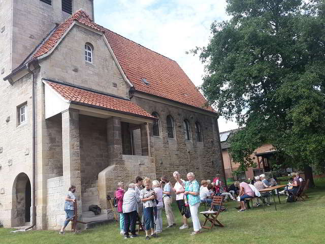 Landfrauen besuchen die St. Franziskuskirche