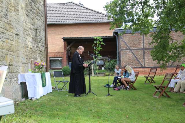 Freiluftgottesdienst an der St. Franziskuskirche