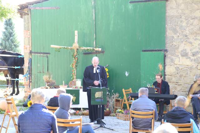 Ökumenisches Erntedankfest im Reitstall