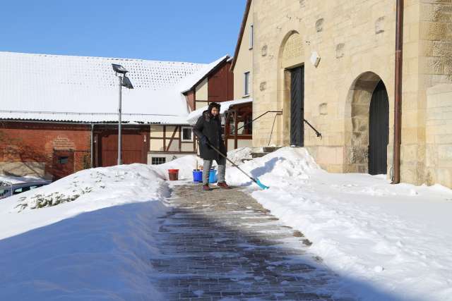 Schnee vor der St. Franziskuskirche