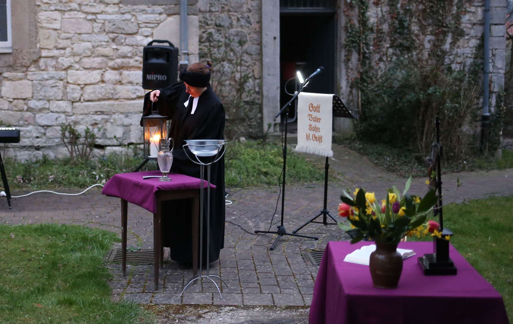 Osternacht in Duingen mit Gemeindegesang