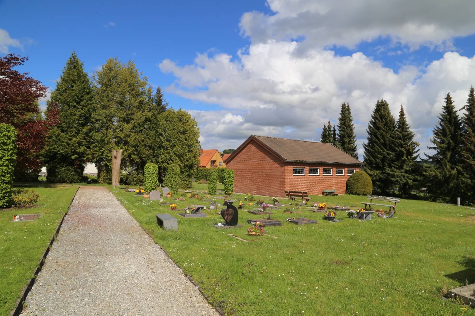 Ehrenamtlicher Einsatz auf dem Friedhof Coppengrave