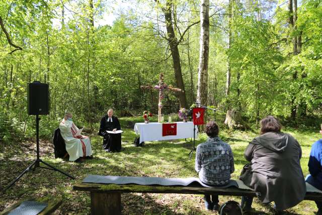 Sonniger Ökumenischer Freiluftgottesdienst am Pfingstmontag an der Köhlerhütte