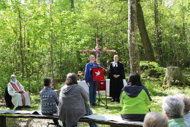 Sonniger Ökumenischer Freiluftgottesdienst am Pfingstmontag an der Köhlerhütte