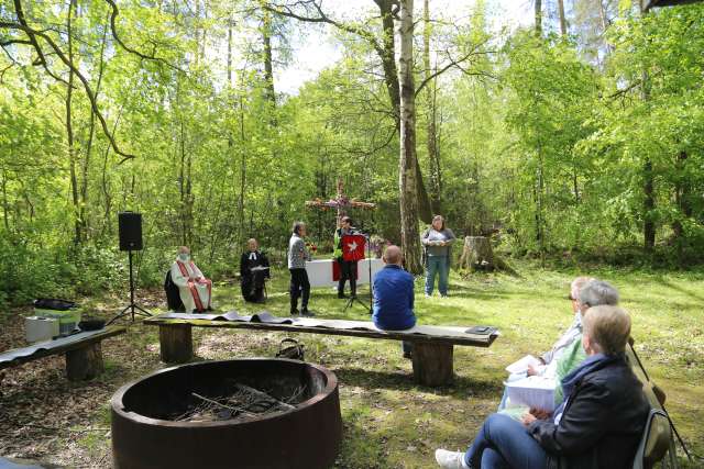 Sonniger Ökumenischer Freiluftgottesdienst am Pfingstmontag an der Köhlerhütte