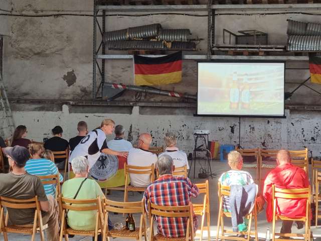 Public Screening England - Deutschland in Weenzen