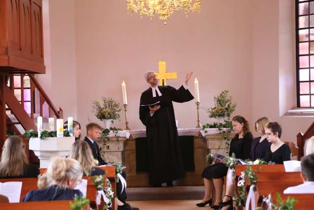 Konfirmation der Kirchengemeinde Coppengrave in der St. Maternuskapelle