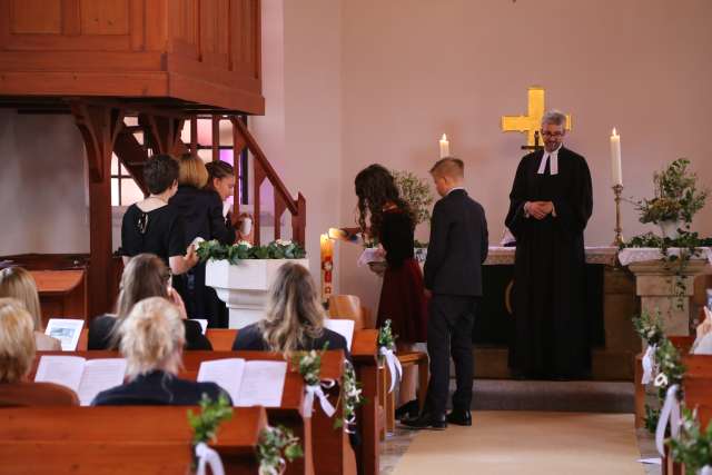 Konfirmation der Kirchengemeinde Coppengrave in der St. Maternuskapelle