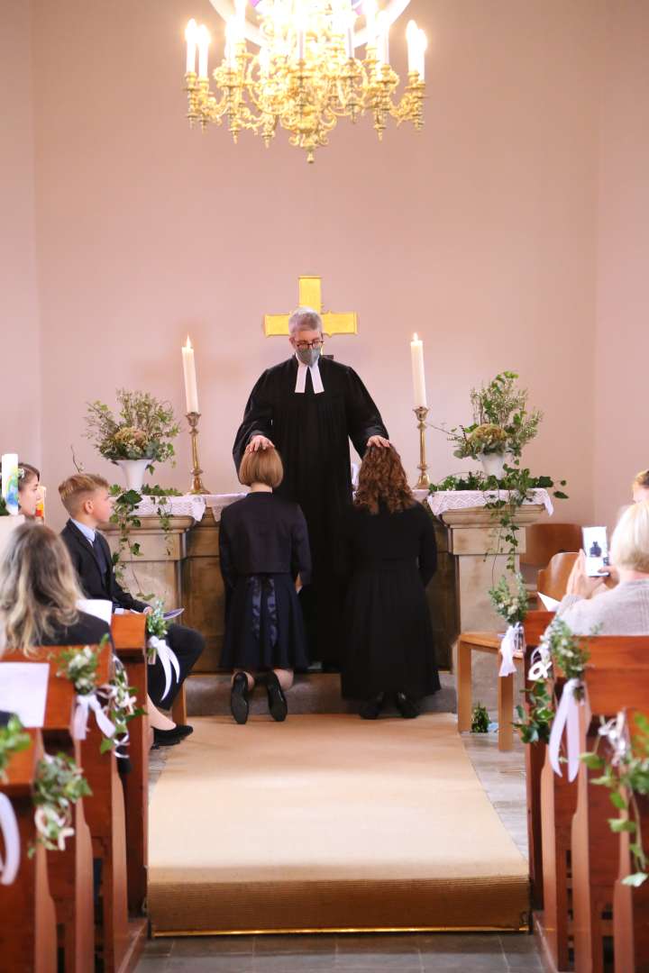 Konfirmation der Kirchengemeinde Coppengrave in der St. Maternuskapelle