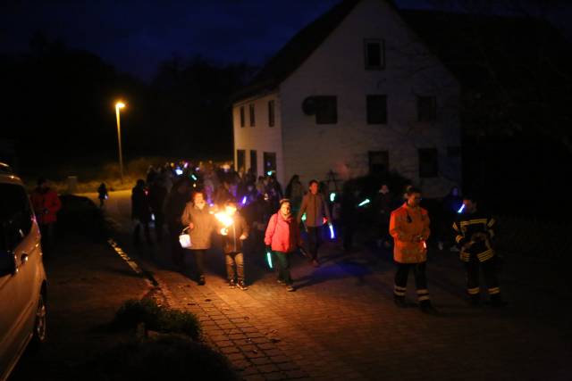 Martinsandacht mit Laternenumzug