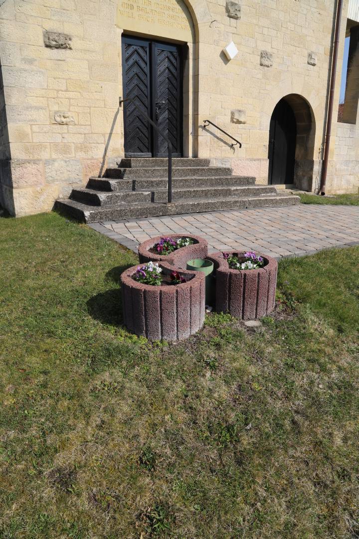 Frühling an der St. Franziskuskirche