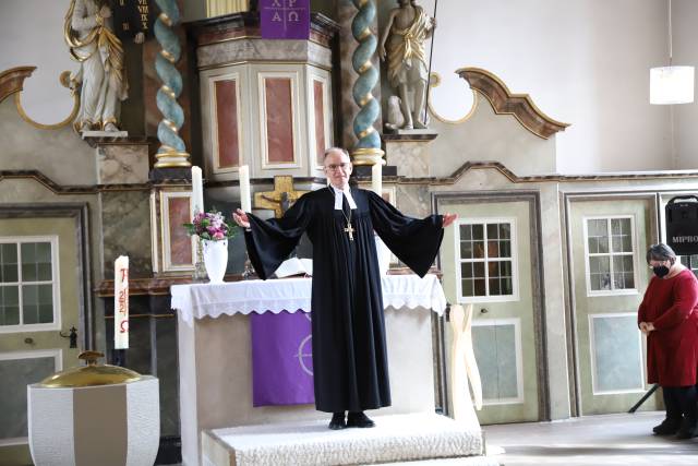 Landesbischof Meister besucht die Kirchengemeinde Duingen