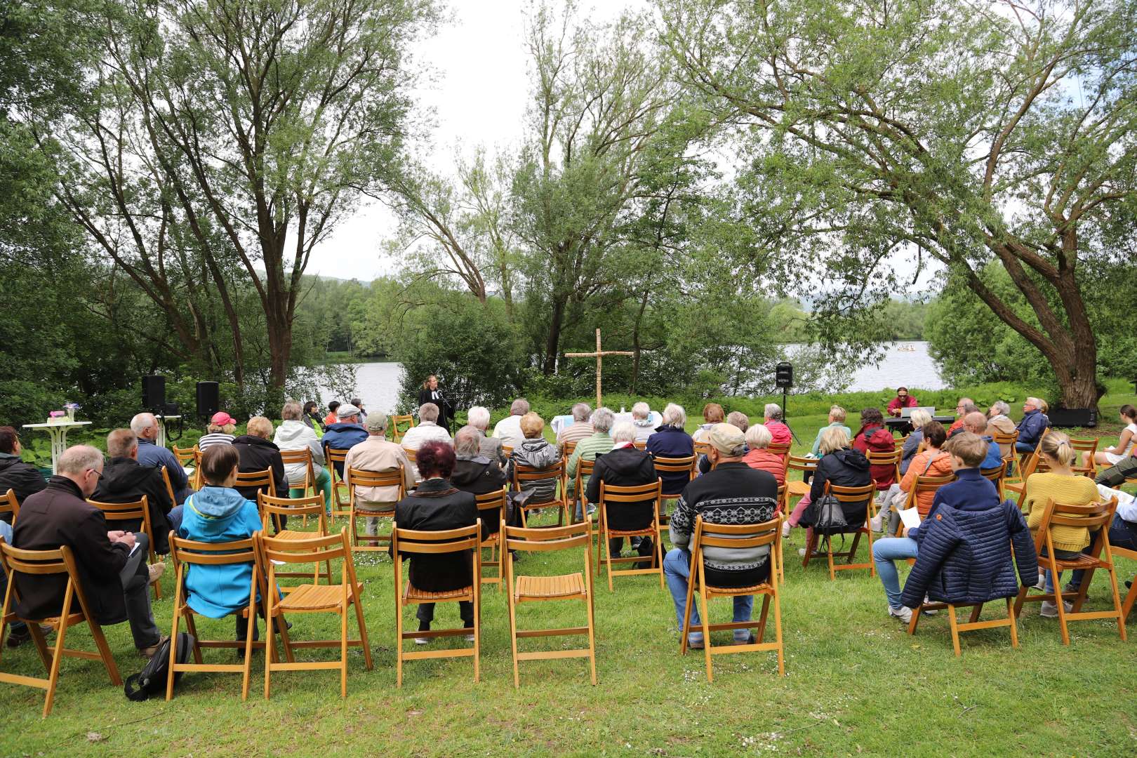 Himmelfahrtsgottesdienst am Humboldtsee mit viel Gesang