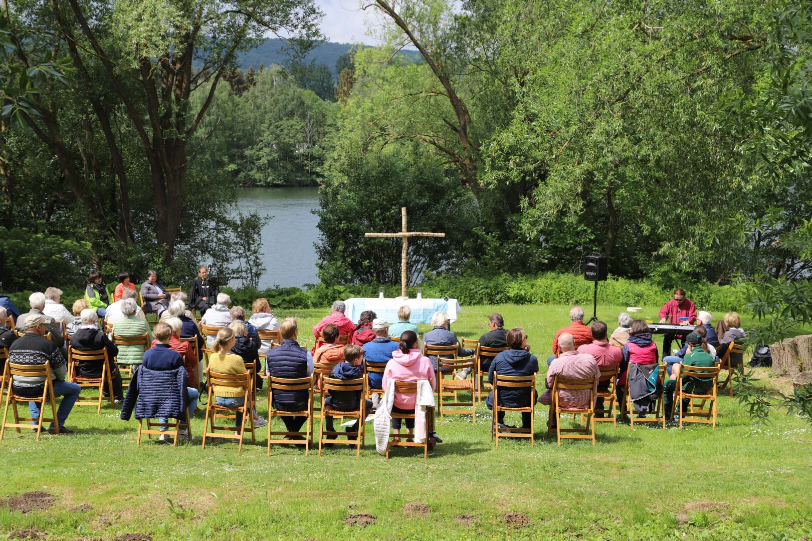 Himmelfahrtsgottesdienst am Humboldtsee mit viel Gesang