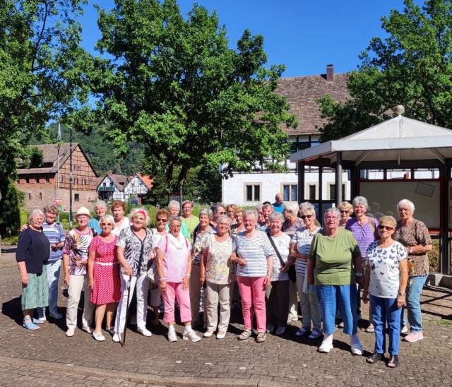 Frauenfrühstücksrunde unternimmt Schifffahrt auf der Weser