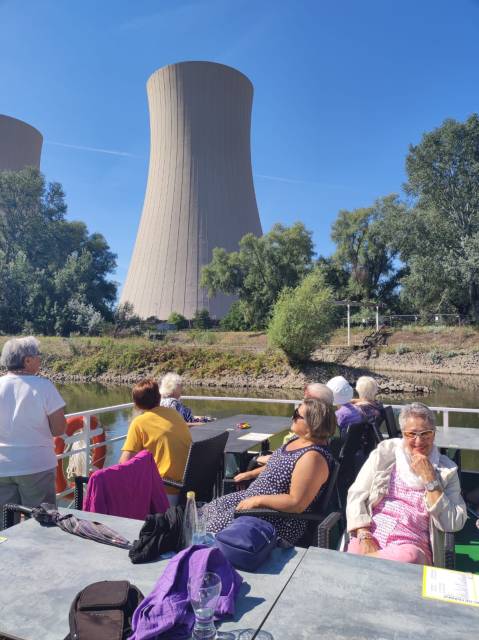 Frauenfrühstücksrunde unternimmt Schifffahrt auf der Weser