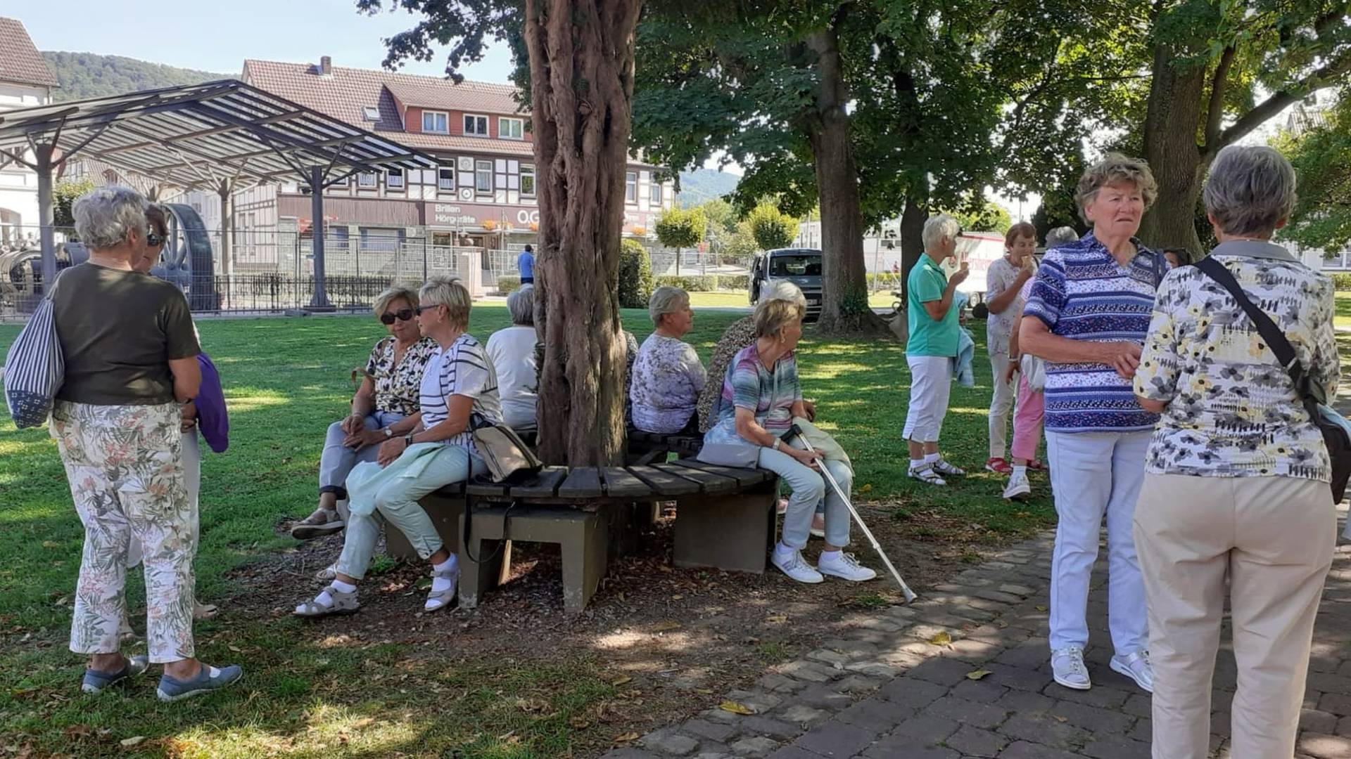 Frauenfrühstücksrunde unternimmt Schifffahrt auf der Weser