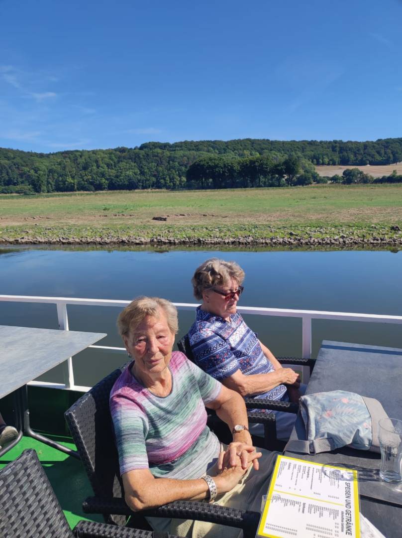 Frauenfrühstücksrunde unternimmt Schifffahrt auf der Weser