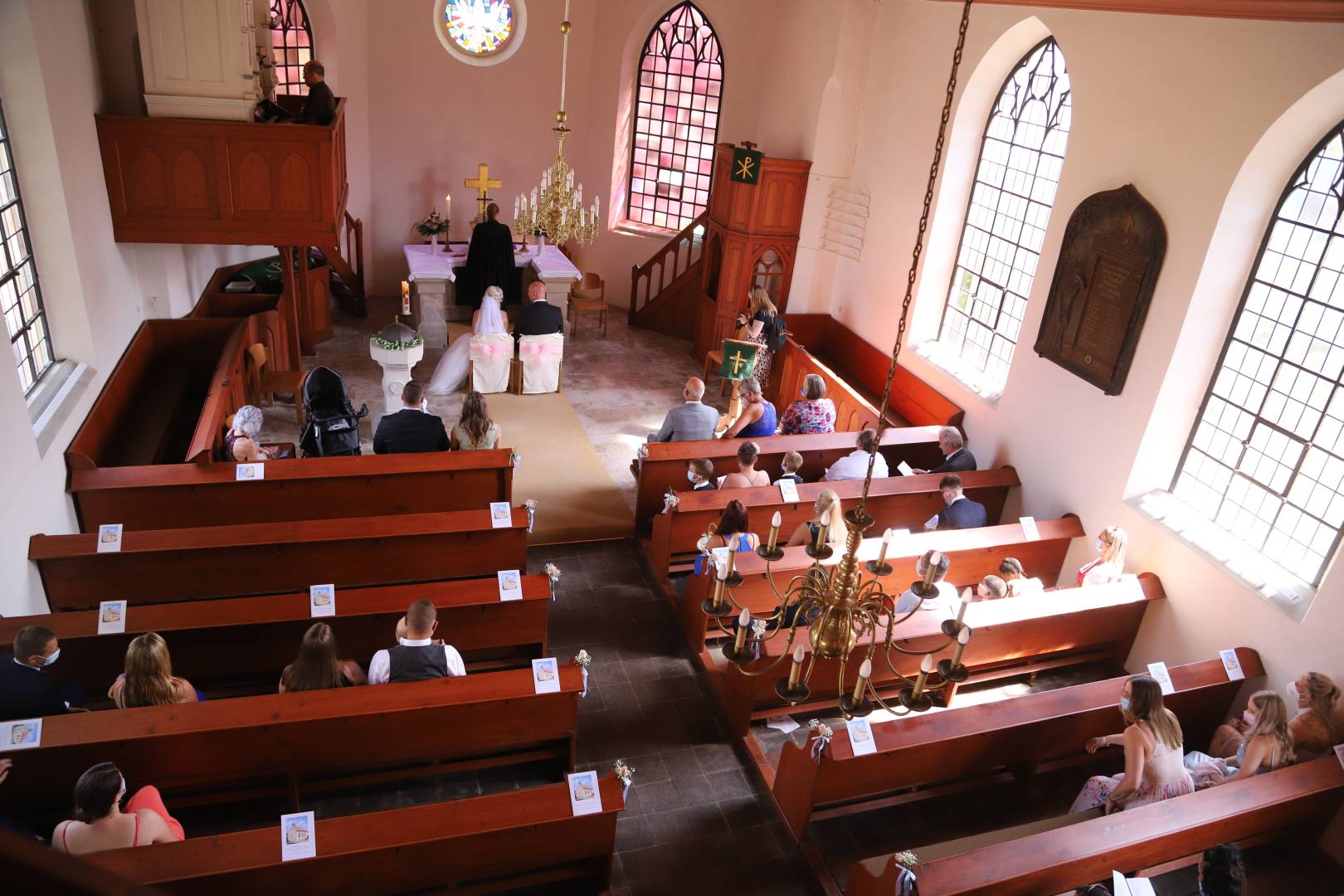 Trauung von Jennifer und Kevin Schulz in der St. Maternuskapelle in Weenzen