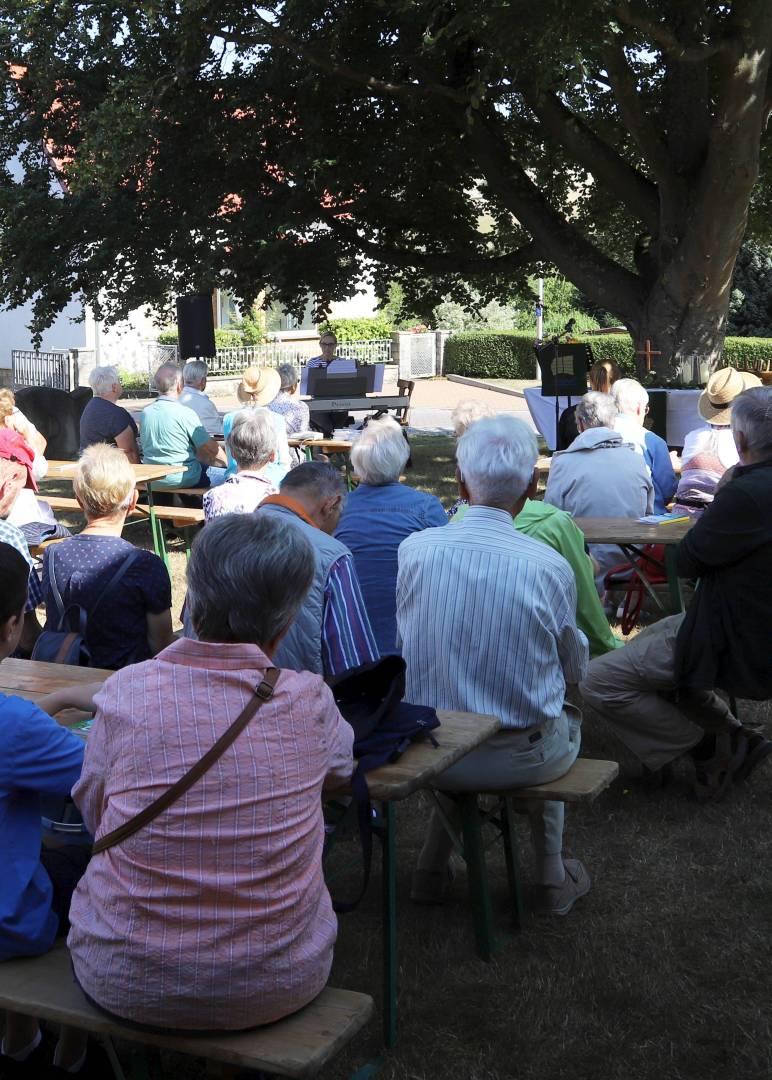 Sommerkirche im Rahmen des Familienfestes der Feuerwehr Coppengrave