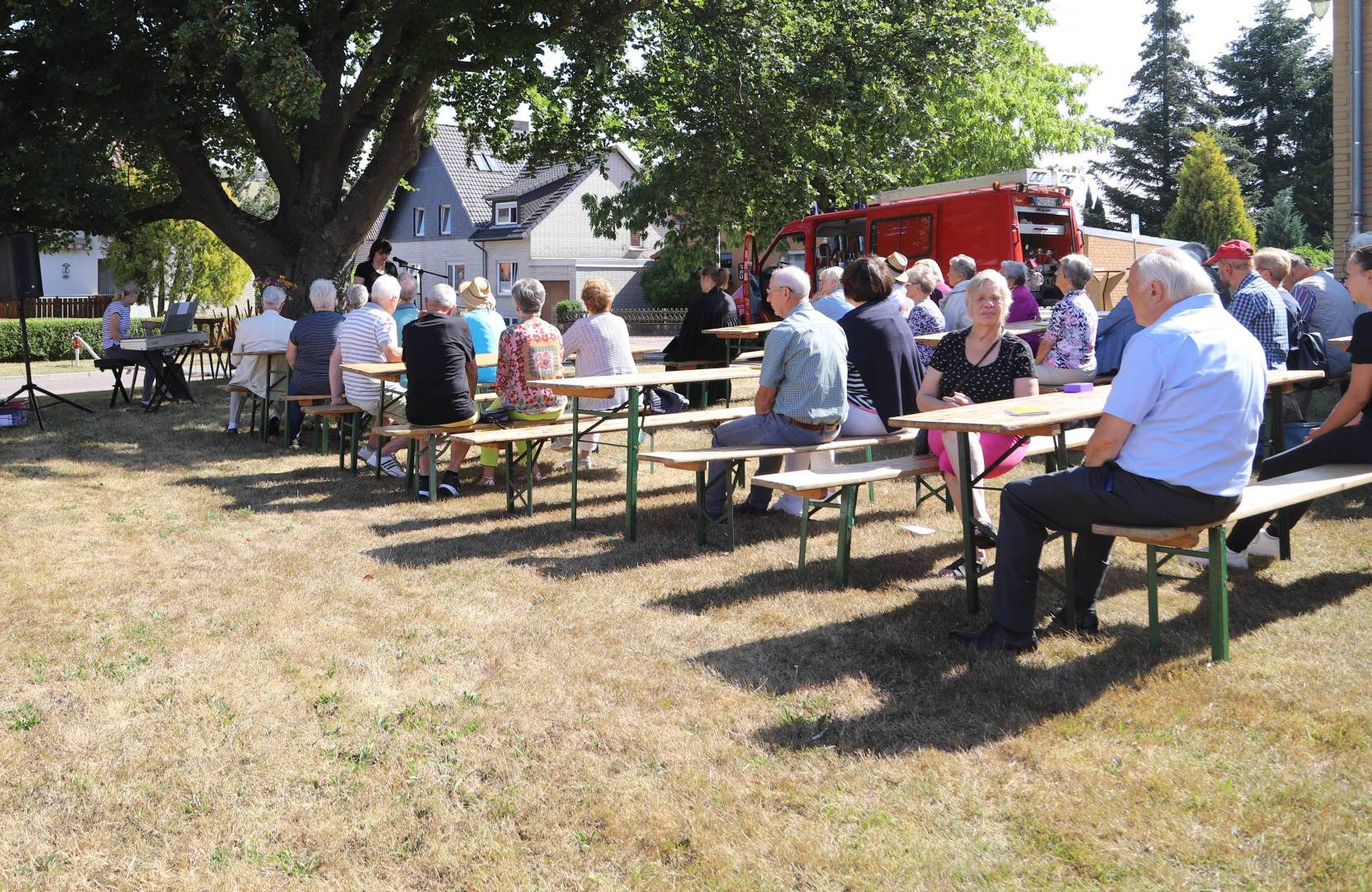 Sommerkirche im Rahmen des Familienfestes der Feuerwehr Coppengrave