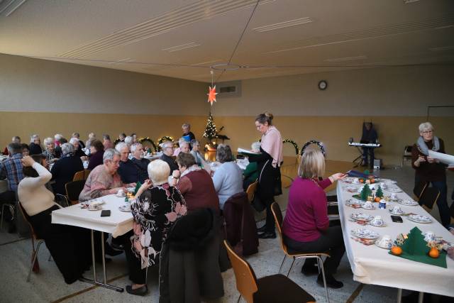 Adventskaffee der Senioren in Coppengrave am 2. Advent