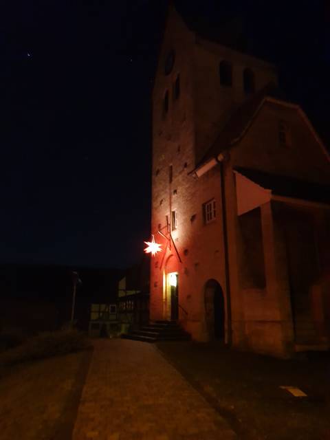 Herrnhuter Stern an der St. Franziskuskirche