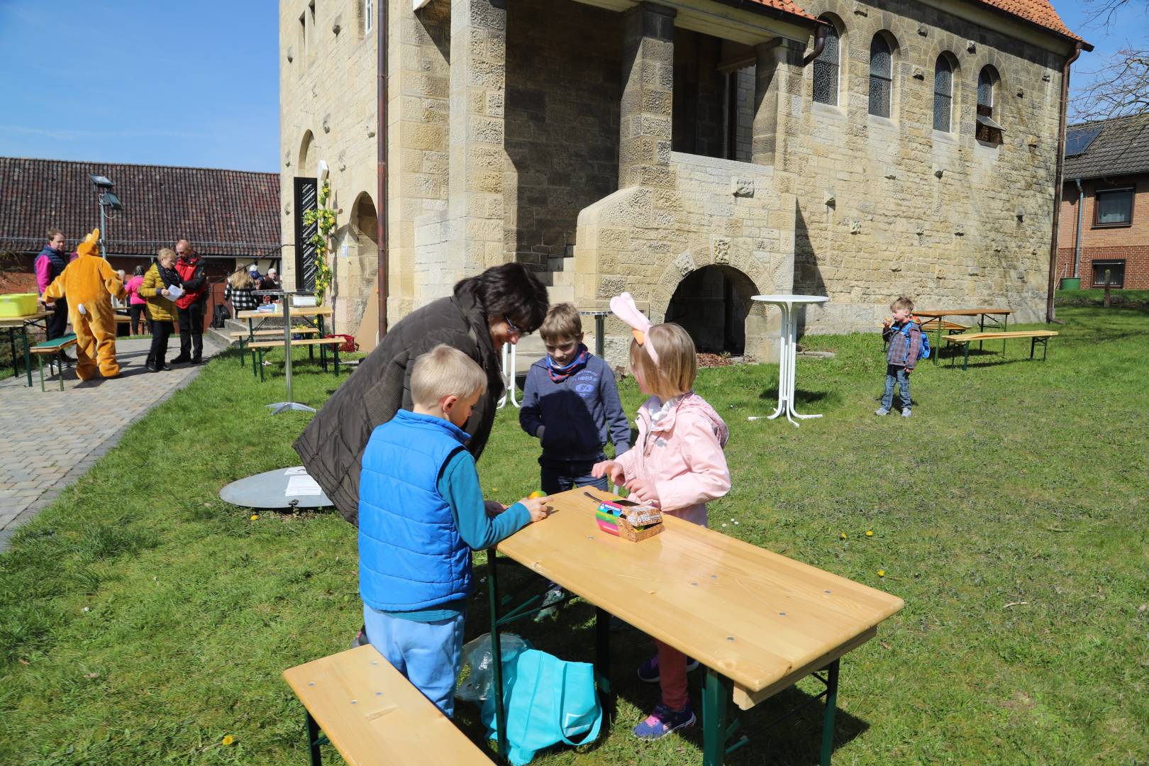 Osterfestgottesdienst mit Osteraktionen