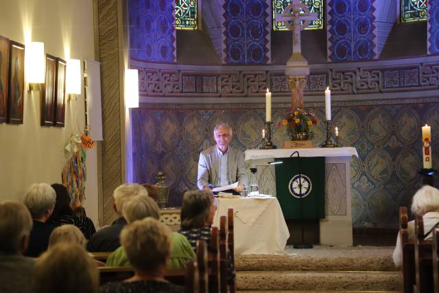 Lesung von Pastor i.R. Makarowski in der St. Franziskuskirche
