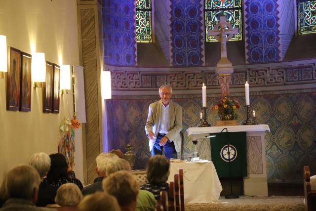 Lesung von Pastor i.R. Makarowski in der St. Franziskuskirche