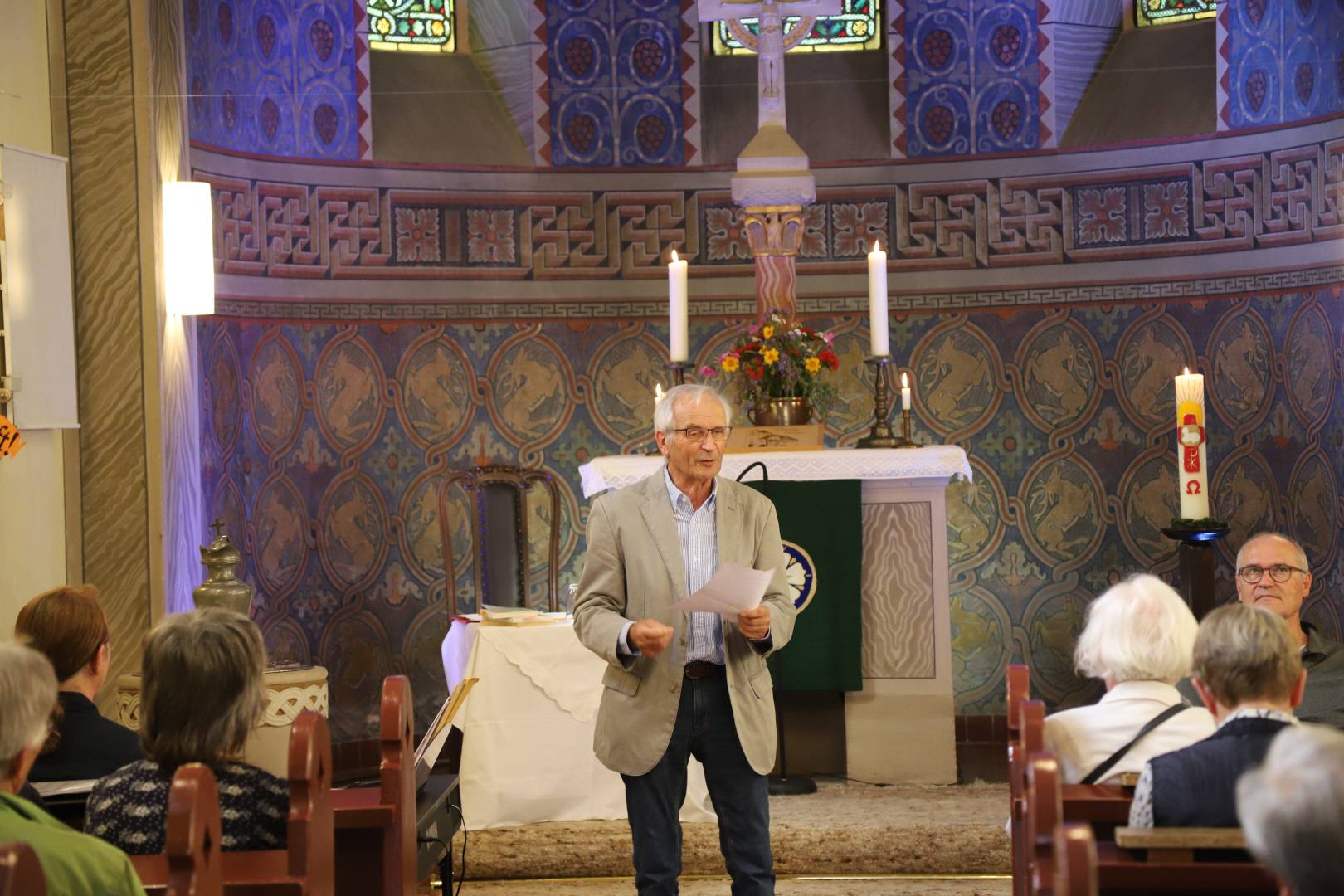 Lesung von Pastor i.R. Makarowski in der St. Franziskuskirche