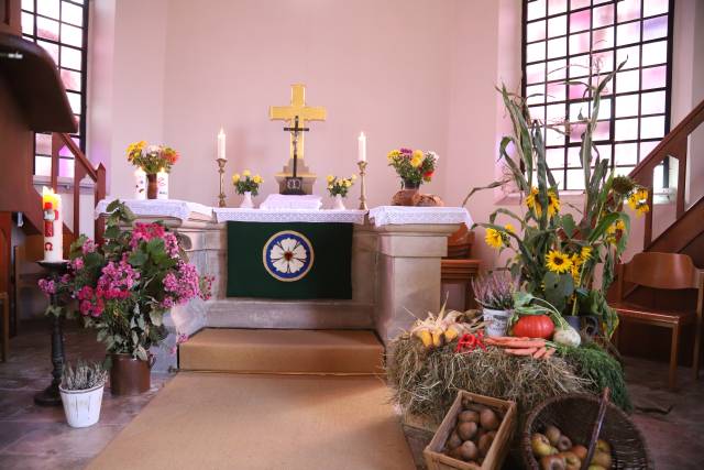 Erntedankfest in der St. Maternuskapelle in Weenzen