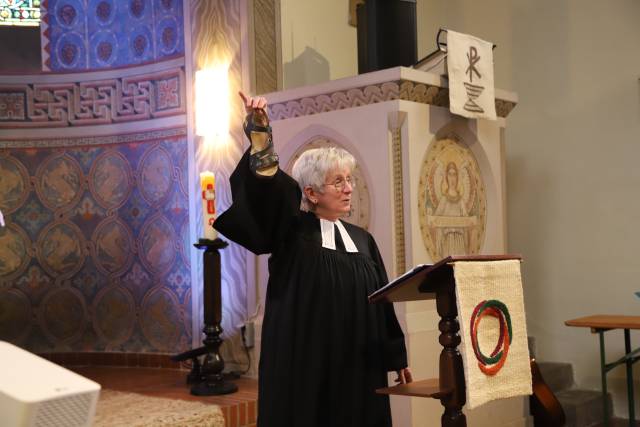 2. Winterkirche: "Der gestiefelte Kater"