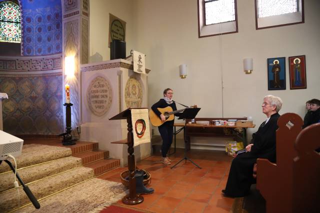 2. Winterkirche: "Der gestiefelte Kater"