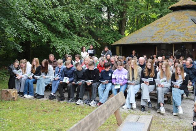 Begrüßungsgottesdienst an der Köhlerhütte