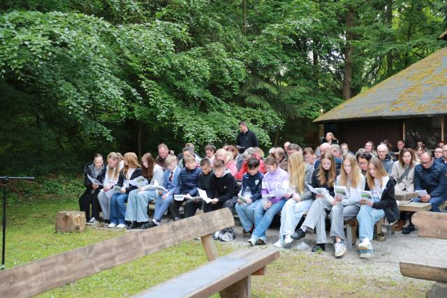 Begrüßungsgottesdienst an der Köhlerhütte